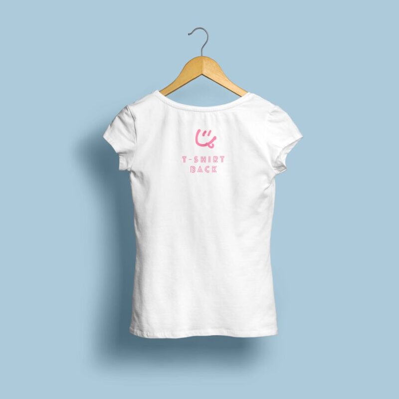 Modelo-PSD-de-camiseta-feminina-verso